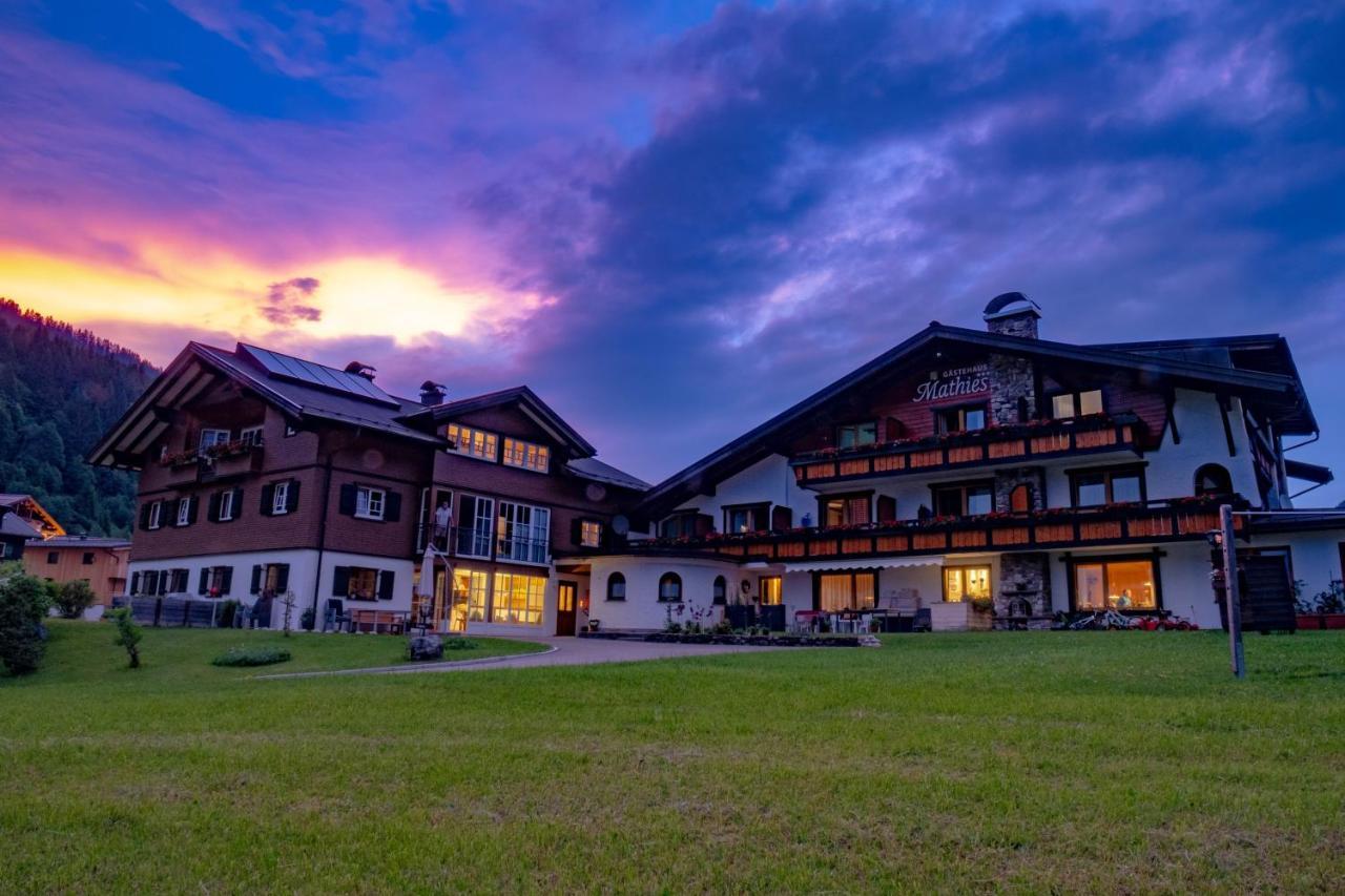 Gaestehaus Mathies มิทเทลแบร์ก ภายนอก รูปภาพ